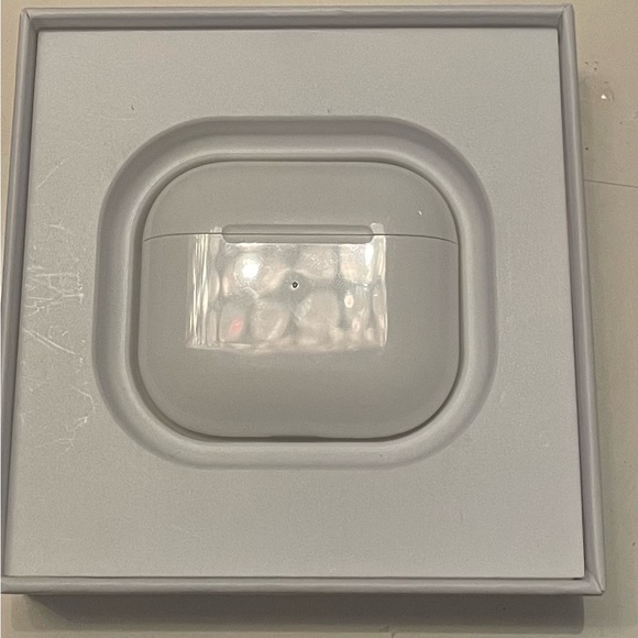 *BRAND NEW* Apple AirPods 3rd Generation with MagSafe Wireless Charging Case - Picture 3 of 5